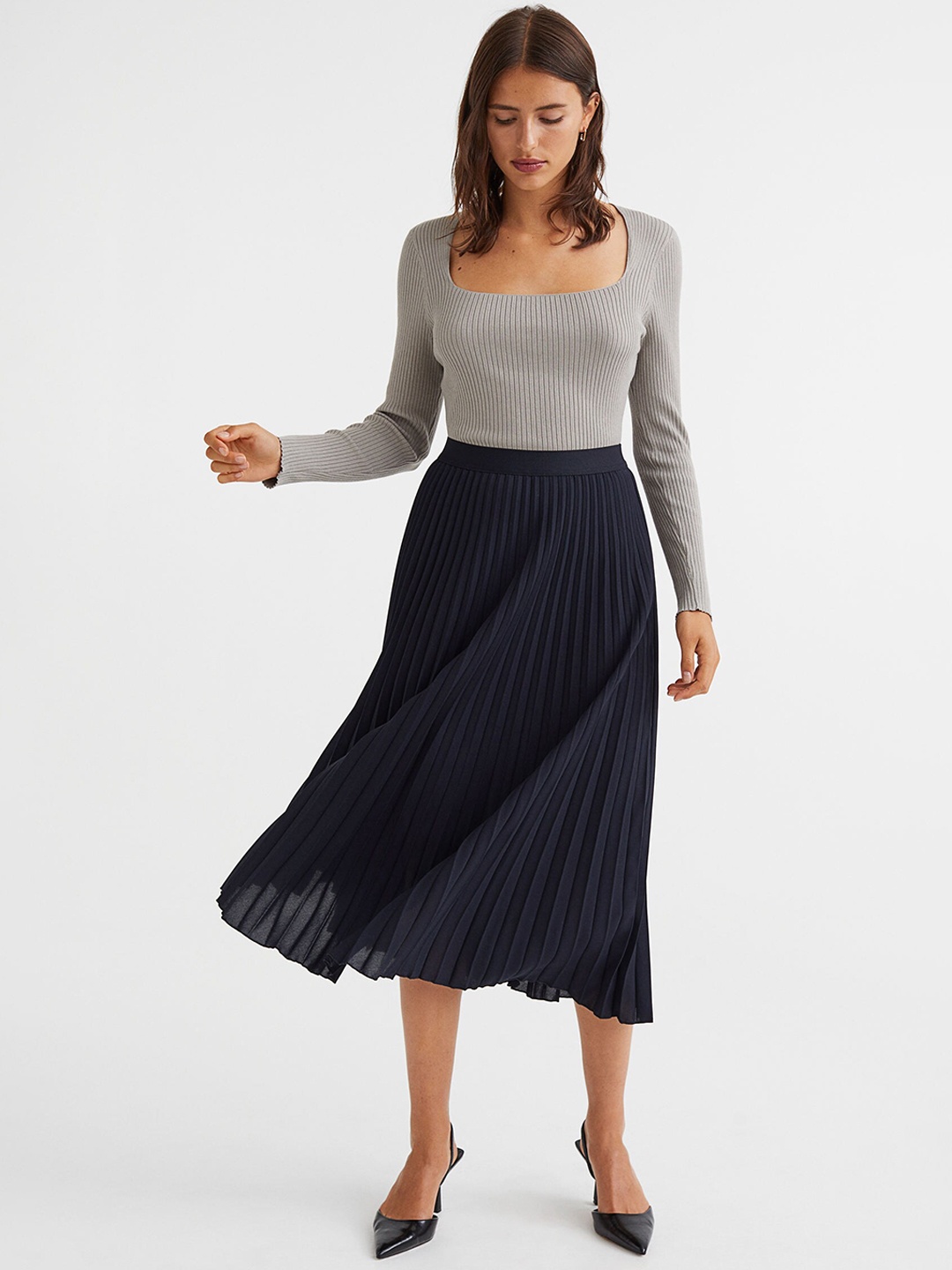 

H&M Women Solid Pleated Skirts, Navy blue