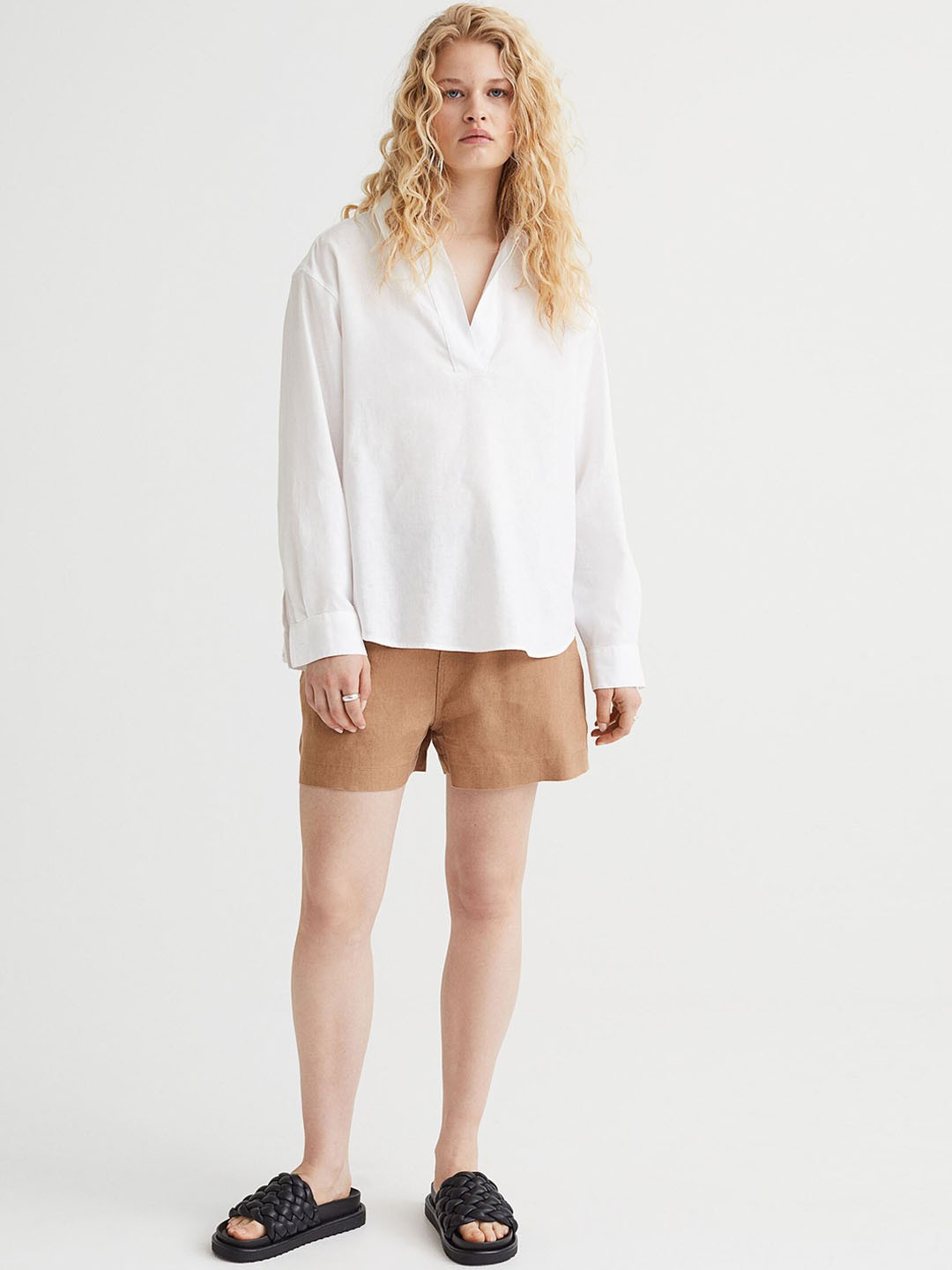 

H&M Women Linen Shorts, Beige