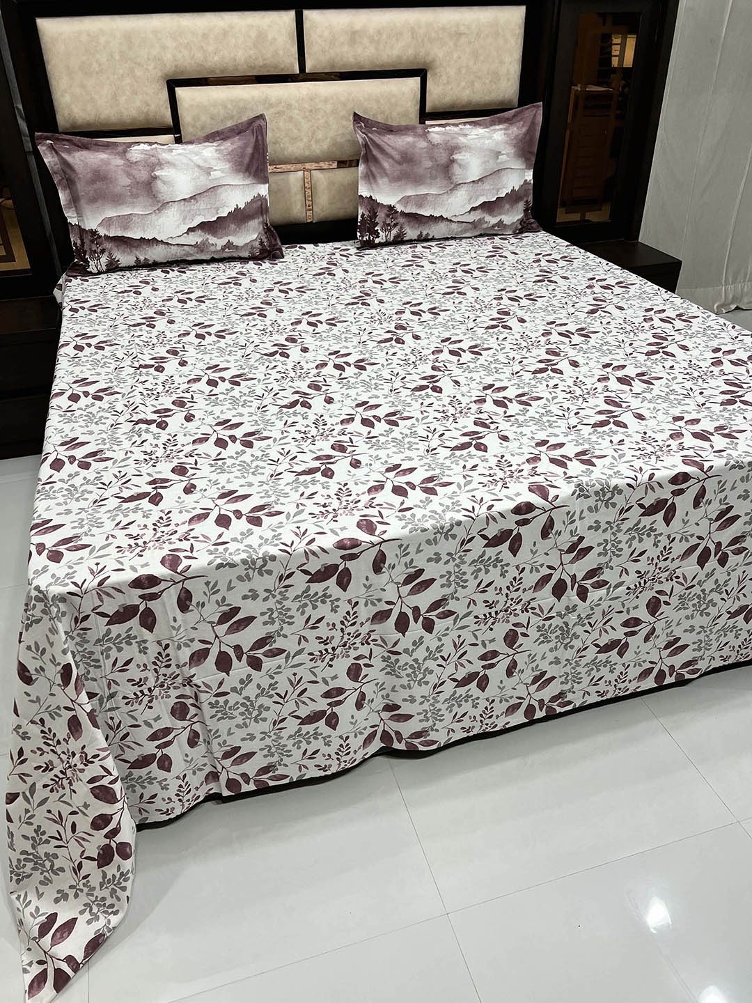 

Pure Decor Maroon & Mauve Floral 400 TC King Bedsheet with 2 Pillow Covers