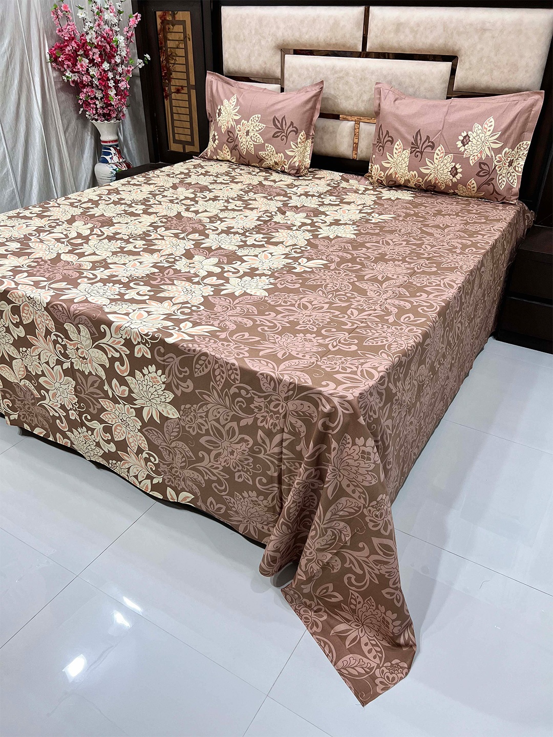 

Pure Decor Brown & White Floral 400 TC King Bedsheet with 2 Pillow Covers