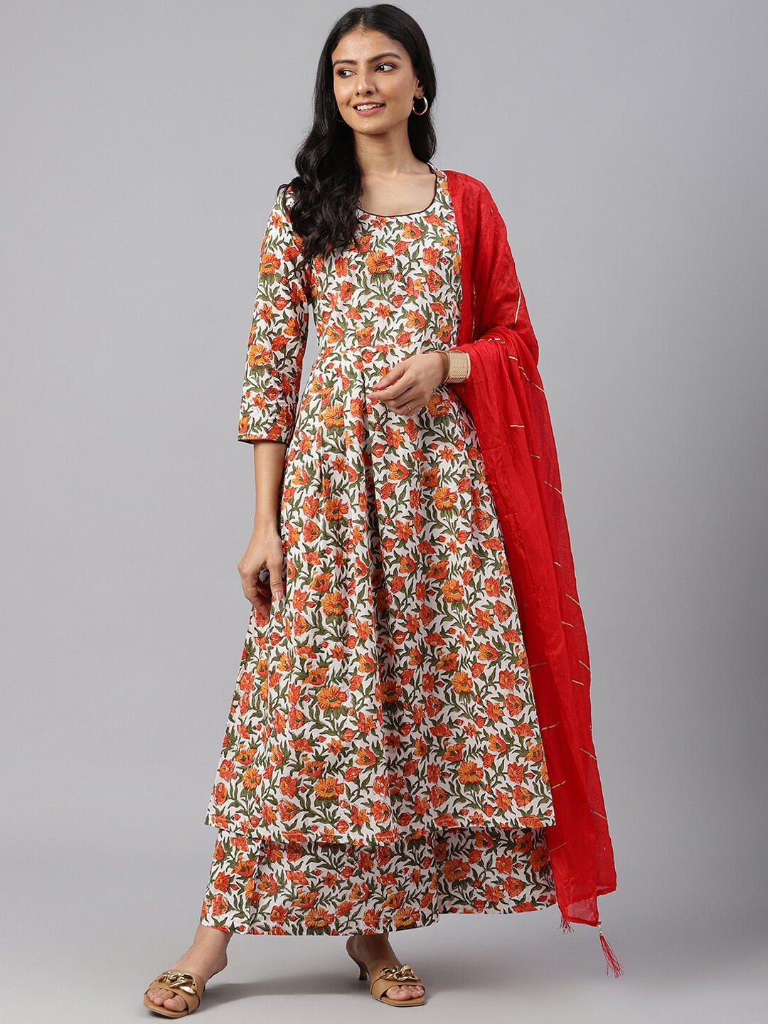 

SHRINKHLA Women White Floral Printed Pure Cotton Kurta with Palazzos & With Dupatta