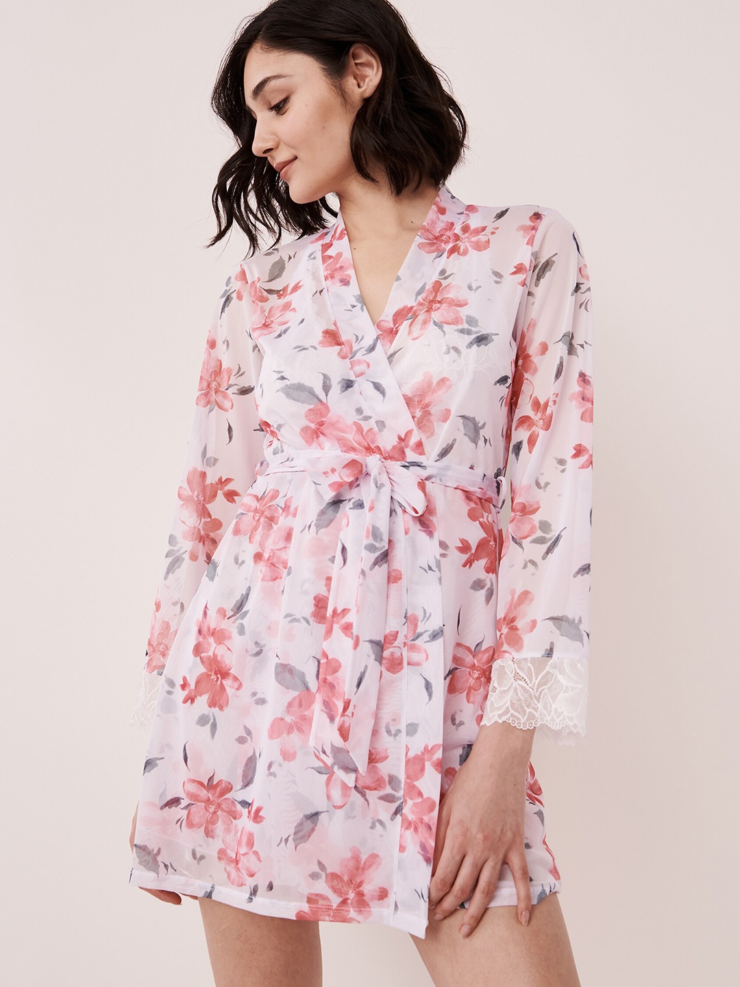 

La Vie en Rose Women White Printed Robe