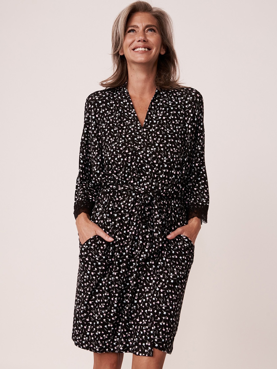 

La Vie en Rose Women Black Printed Lace Detail Kimono