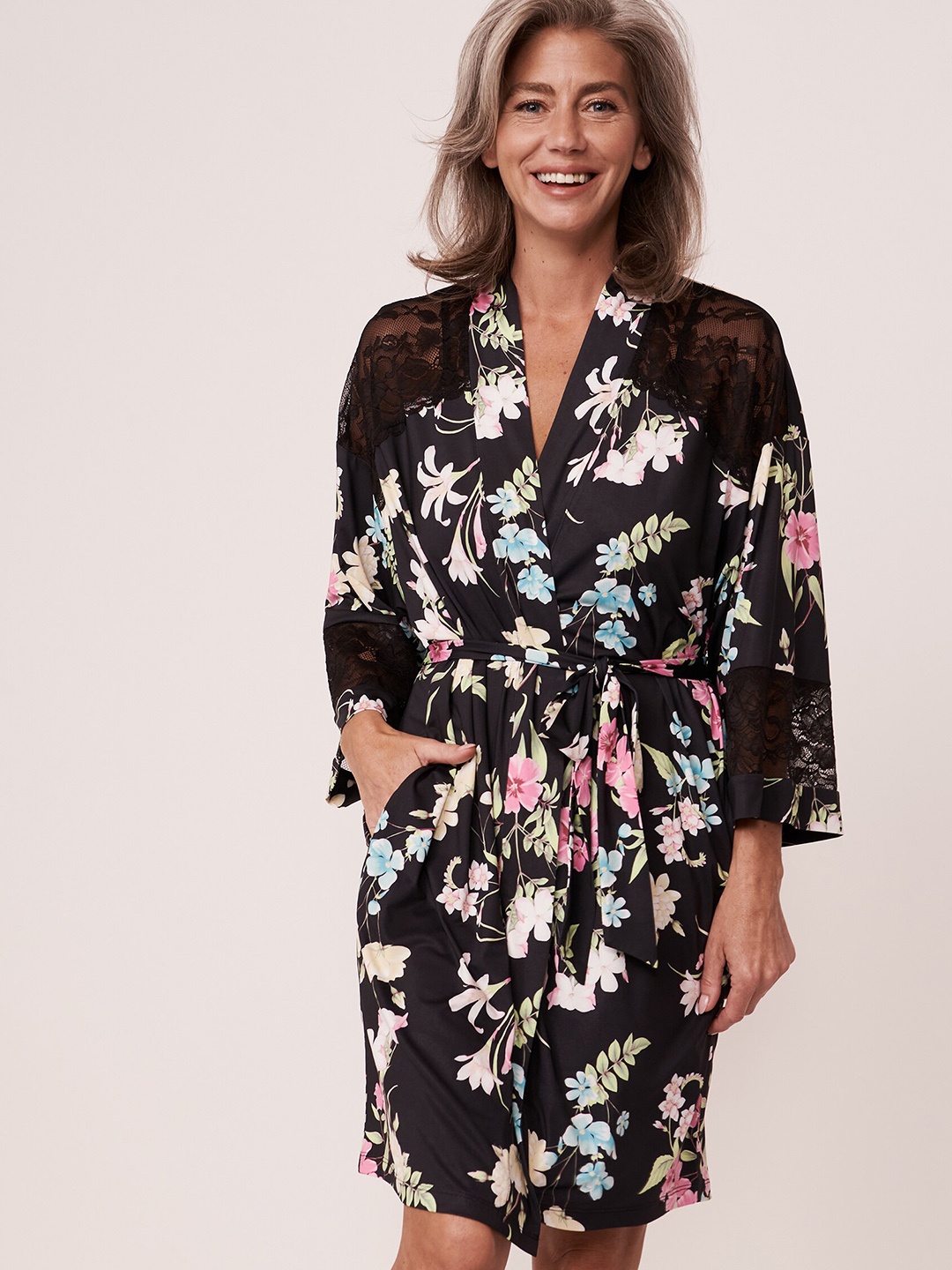 

La Vie en Rose Women Black Printed Lace Lounge Robe