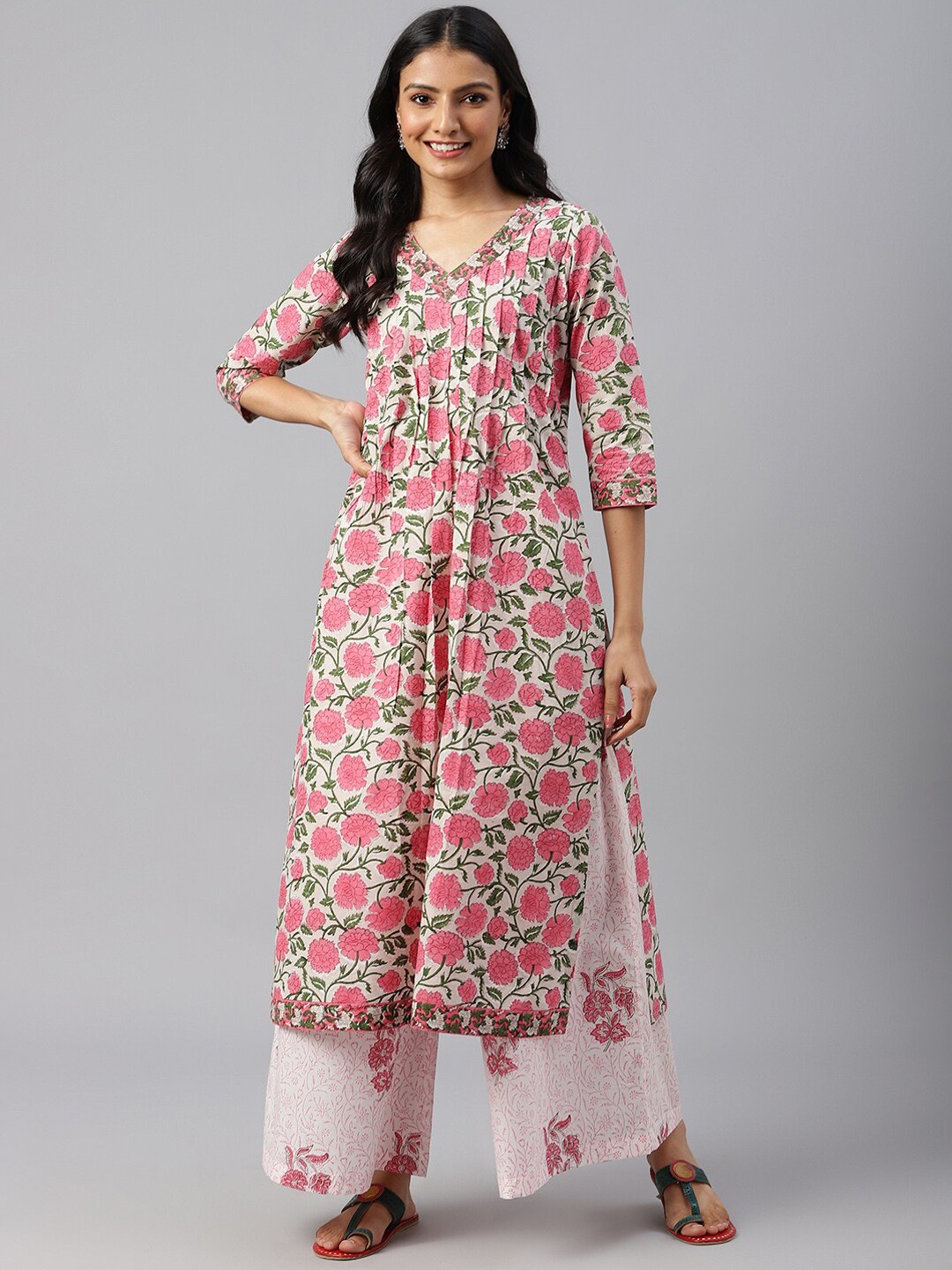 

SHRINKHLA Women Off White & Pink Floral Printed Kurta