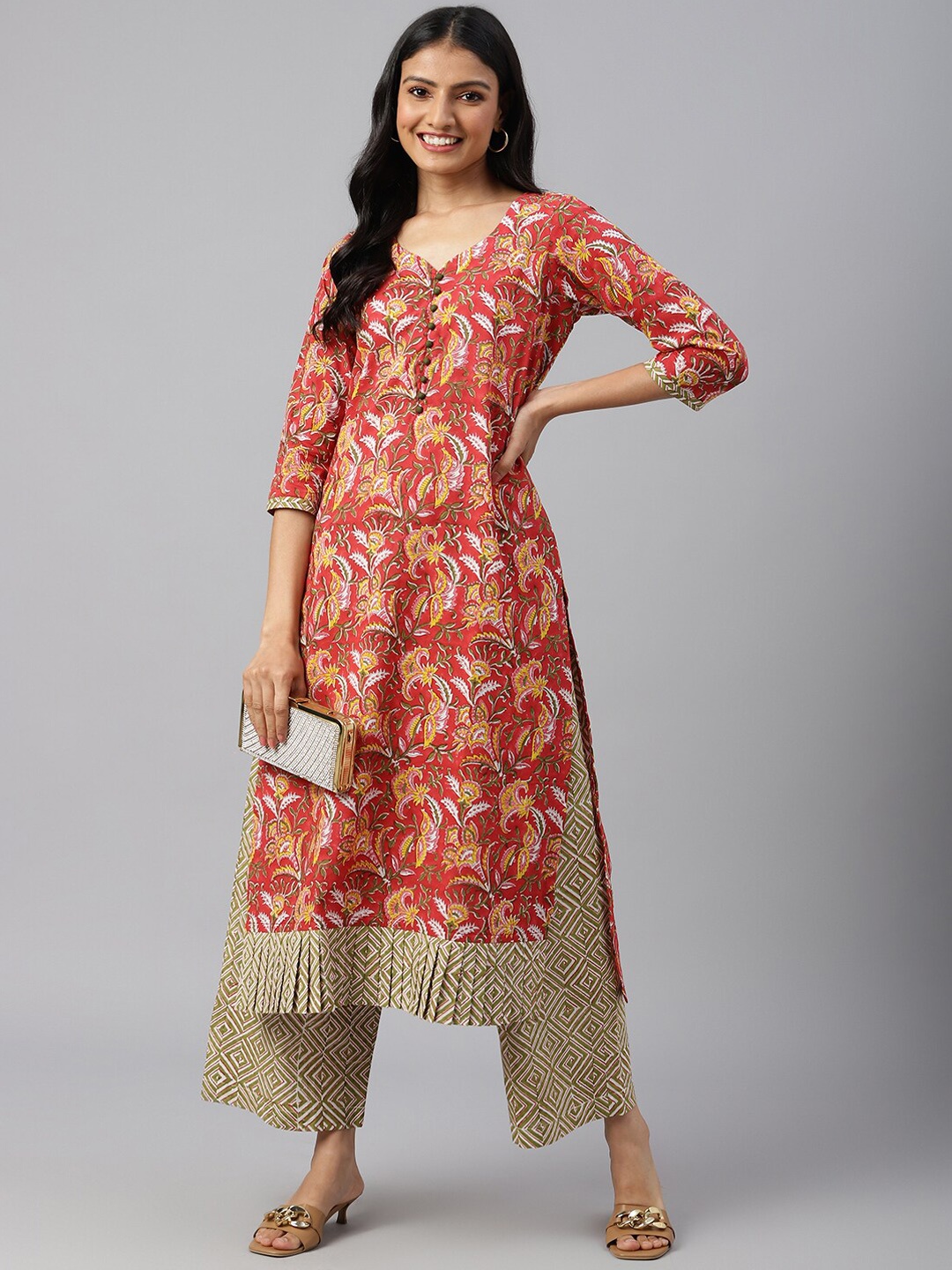 

SHRINKHLA Women Red And Beige Floral Printed Cotton Straight Kurta