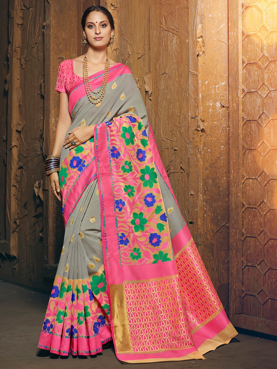 

Shaily Grey & Pink Floral Zari Silk Cotton Banarasi Saree