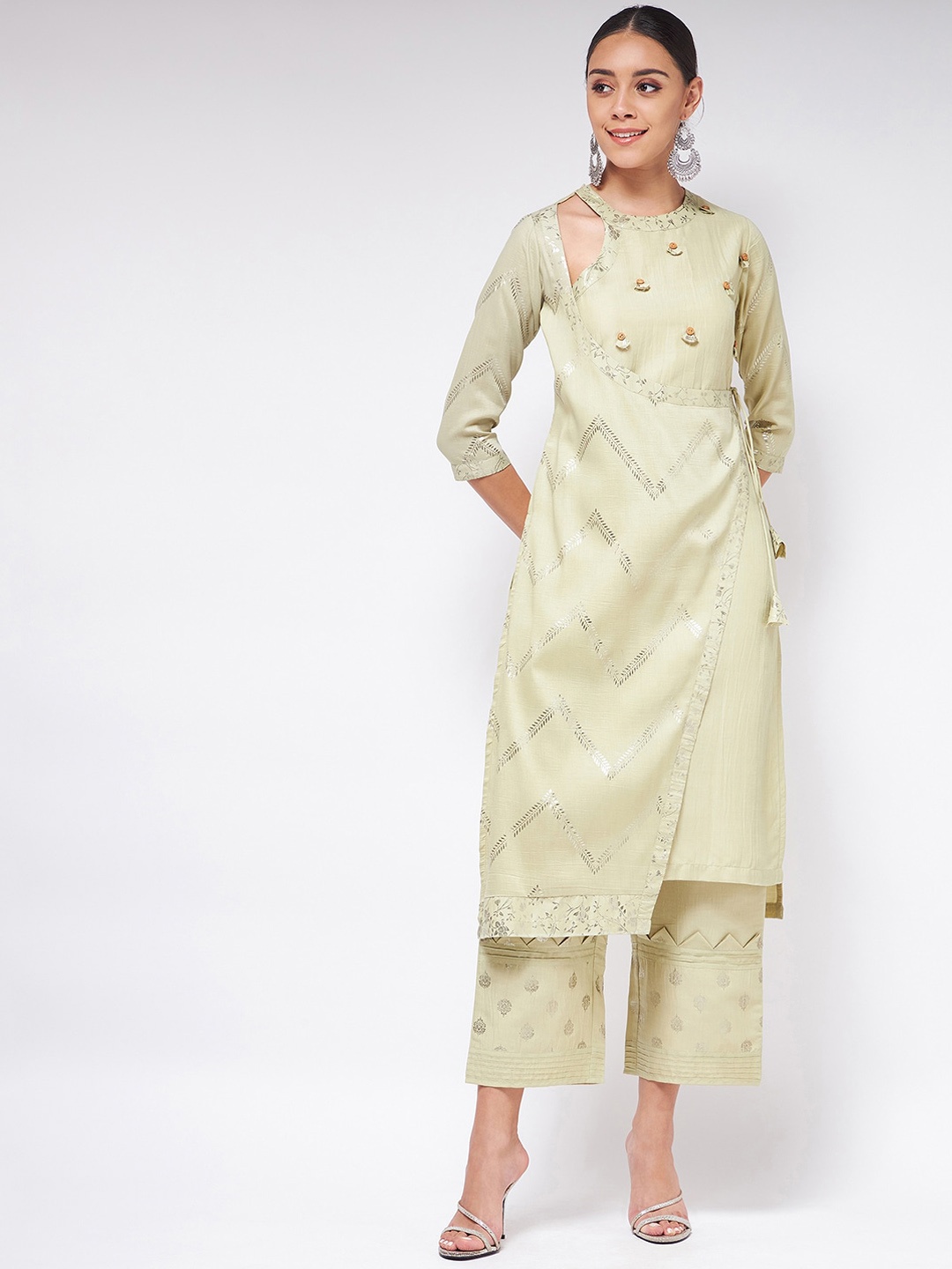 

Pannkh Women Green & Silver-Toned Floral Printed Kurta