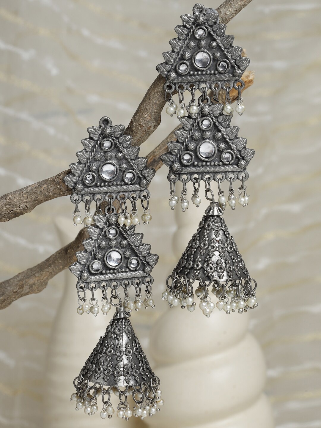 

Moedbuille Gunmetal-Toned Dome Shaped Jhumkas Earrings, Metallic