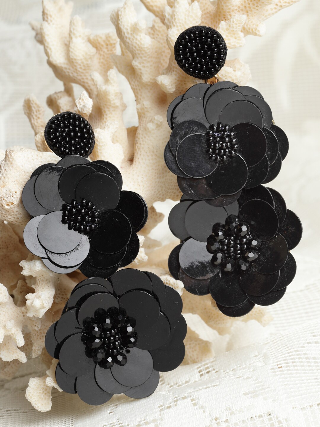 

Moedbuille Women Black Floral Drop Earrings