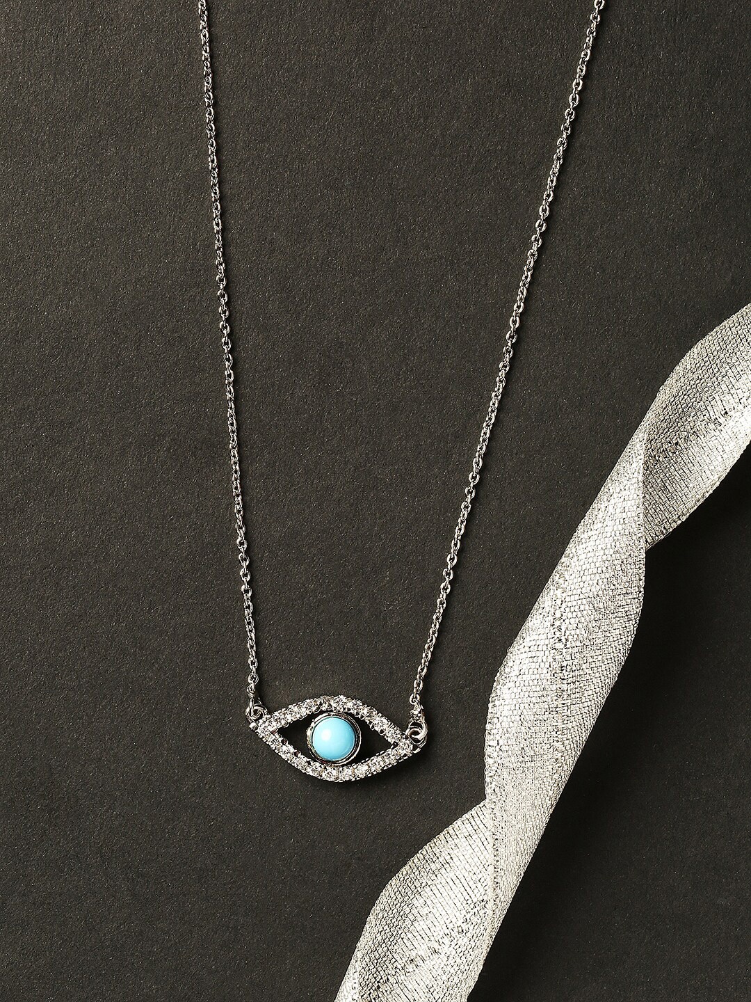 

HOT AND BOLD Silver-Toned & Blue Brass Silver-Plated Oxidised Chain