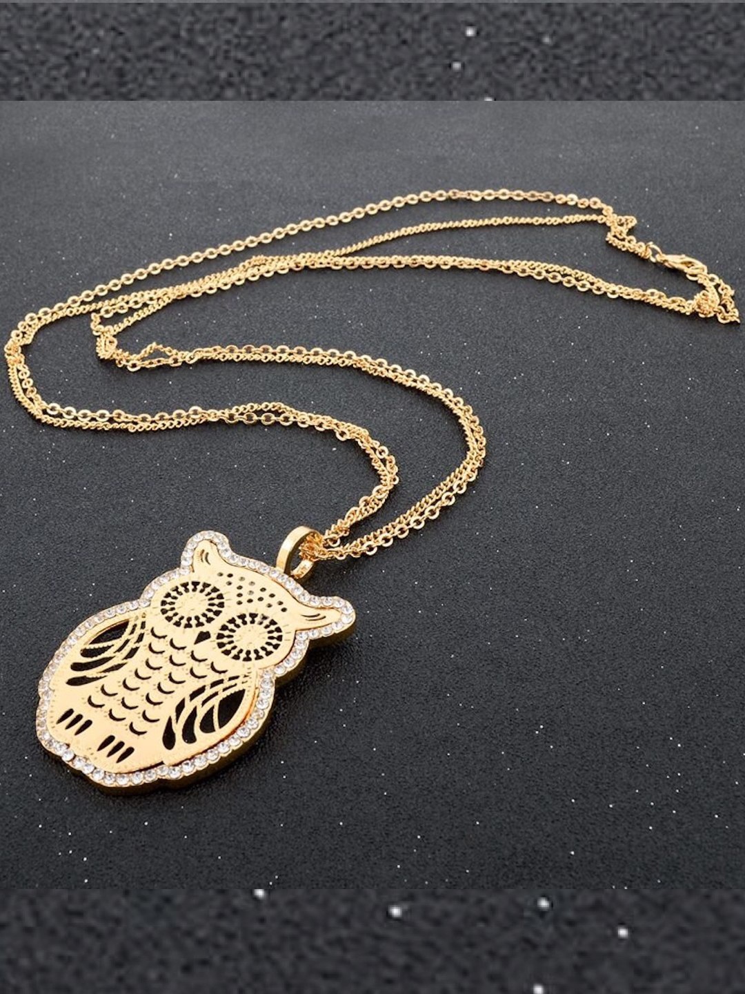 

HOT AND BOLD White & Gold-Plated Chain