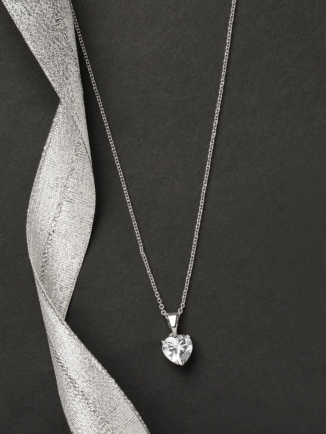 

HOT AND BOLD Silver-Toned & White Brass Silver-Plated Chain