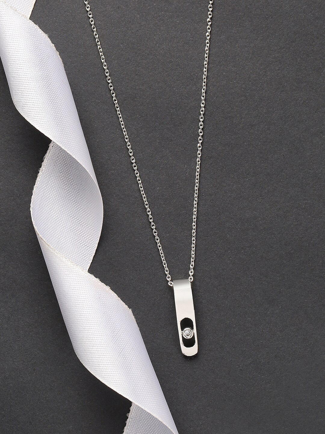 

HOT AND BOLD Silver-Toned & White Brass Silver-Plated Oxidised Chain