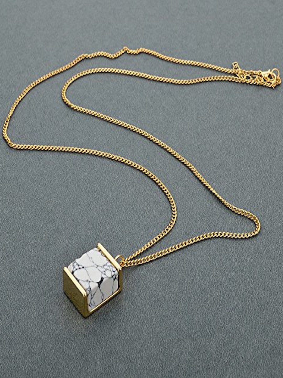

HOT AND BOLD Gold-Toned & White Brass Gold-Plated Oxidised Chain