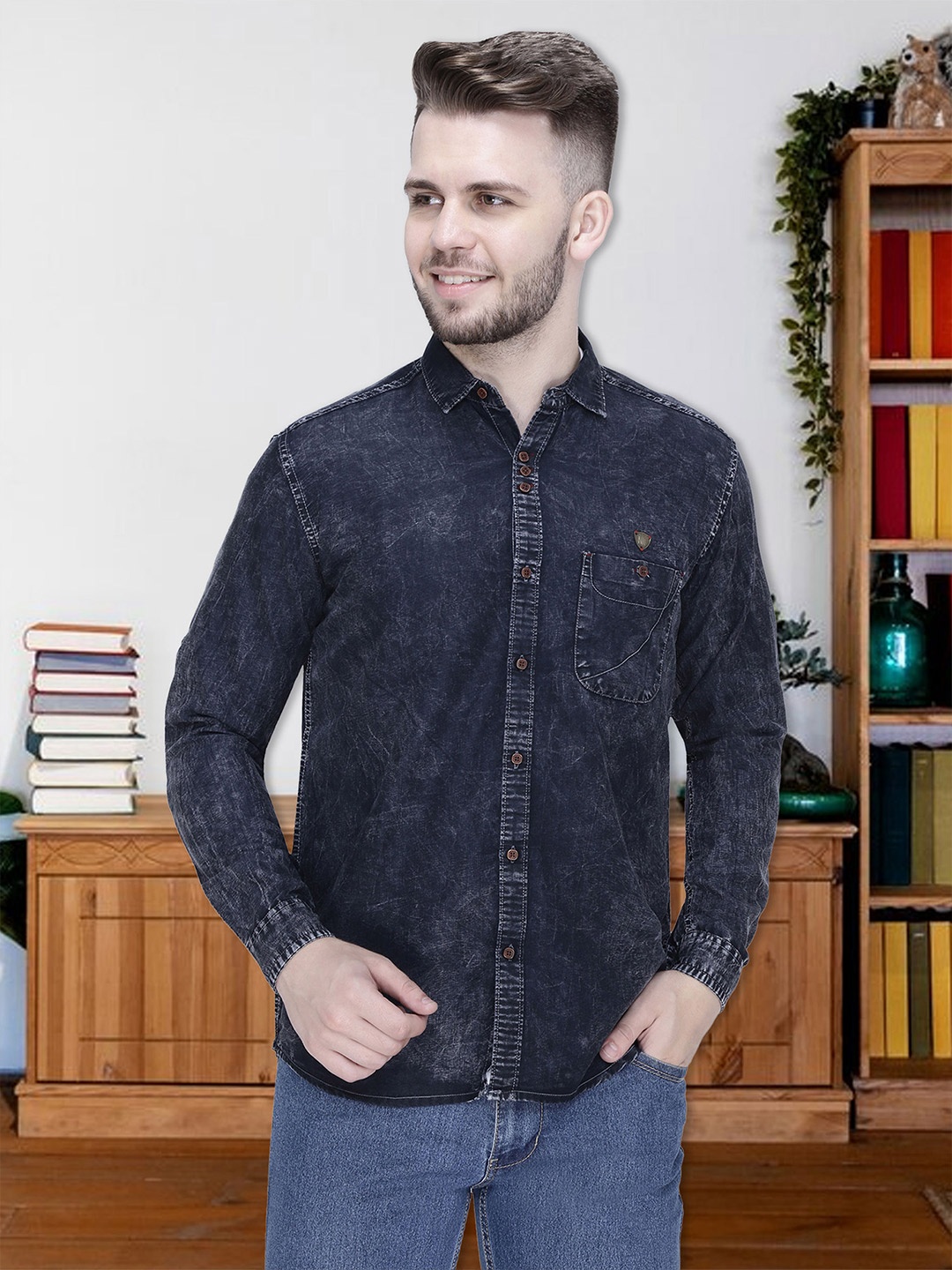 

Kuons Avenue Men Black Smart Slim Fit Faded Casual Shirt