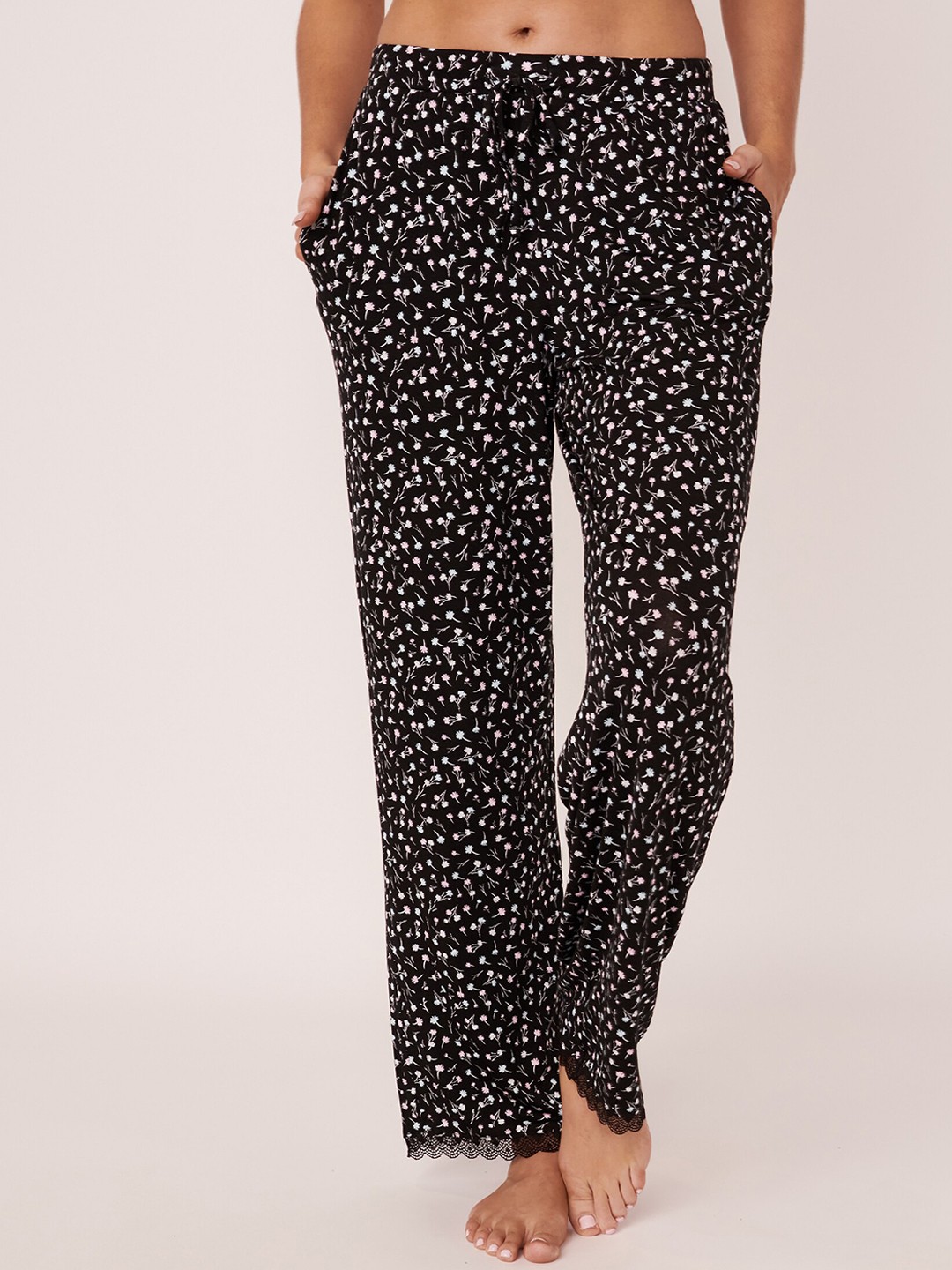 

La Vie en Rose Women Black Printed Lounge Pants
