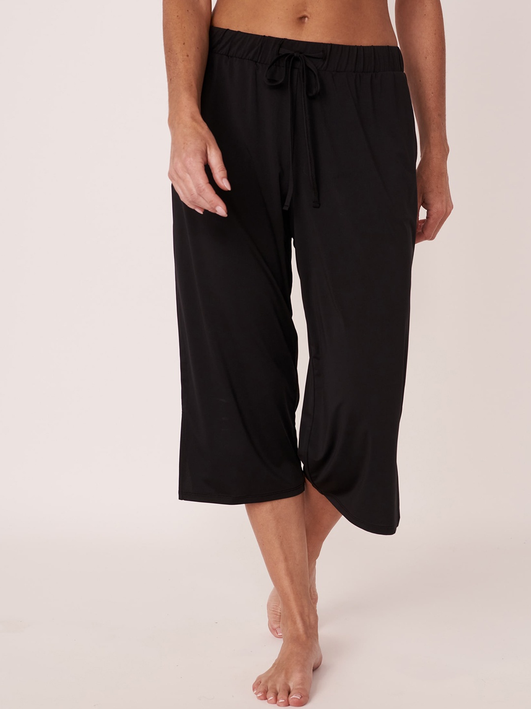 

La Vie en Rose Women Black Solid Lounge Pant