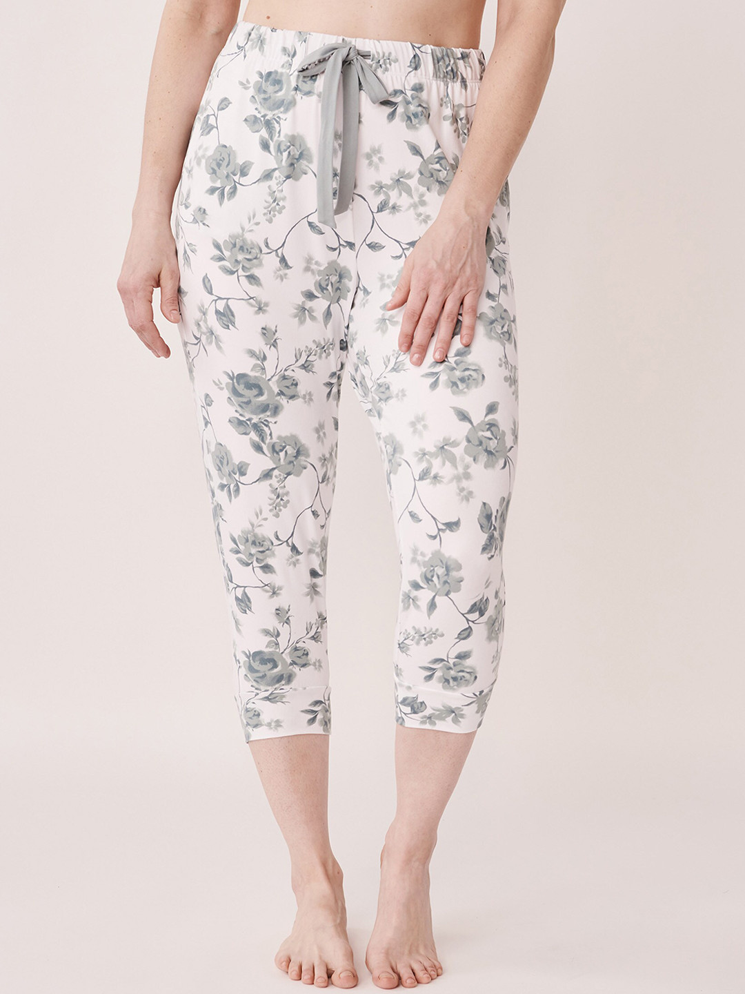 

La Vie en Rose Women White & Grey Floral-Printed Lounge Pants