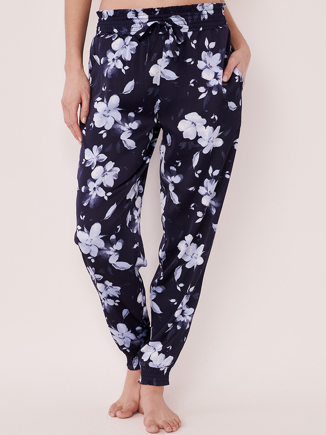 

La Vie en Rose Women Blue Printed Lounge Pants