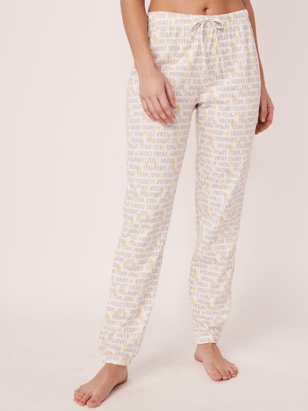 

La Vie en Rose Women White Cotton Printed Lounge Pants