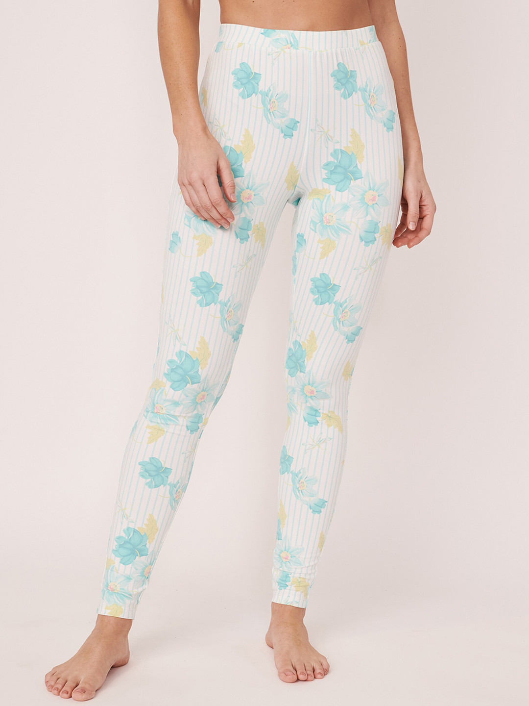 

La Vie en Rose Women White Printed Lounge Pants