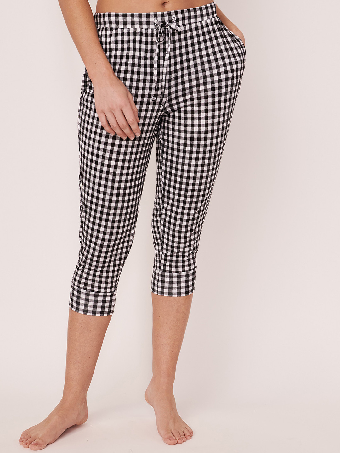 

La Vie en Rose Women Black & White Checked Lounge Capris