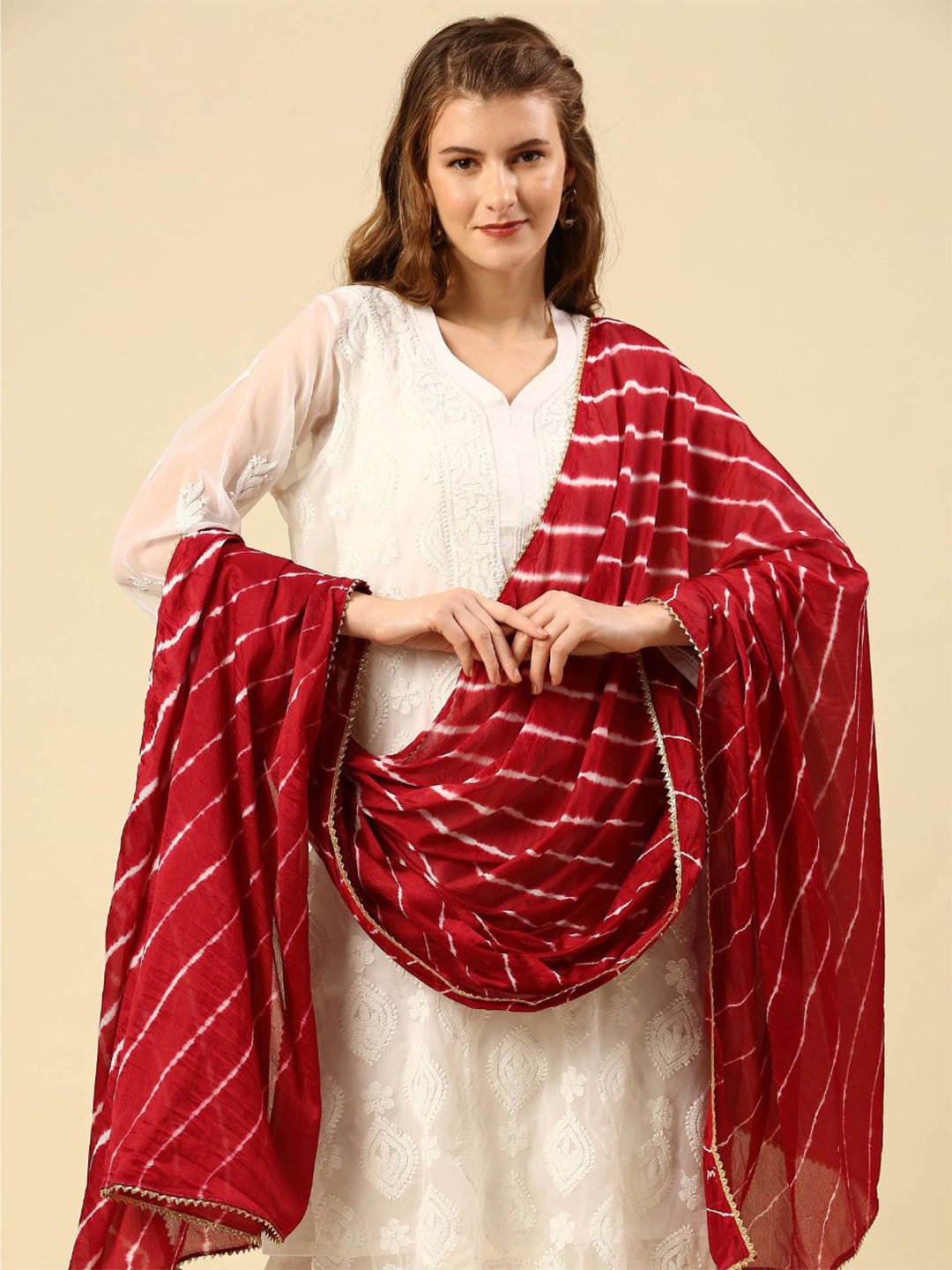 

Dupatta Bazaar Women Maroon & White Dyed Leheriya Dupatta