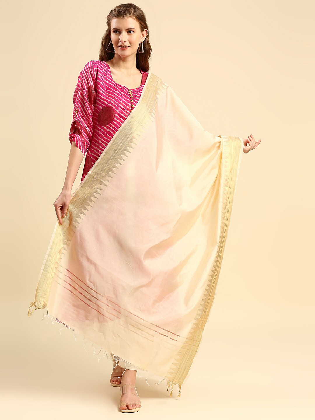 

Dupatta Bazaar Women Cream-Coloured & Gold-Toned Solid Dupatta