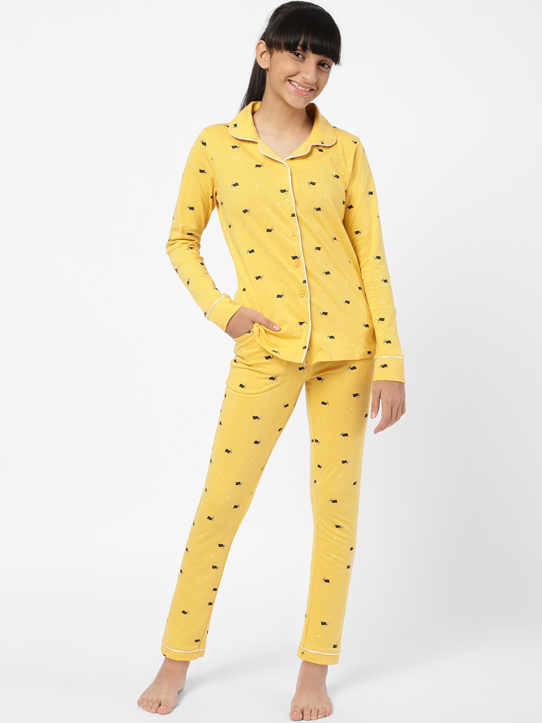 

Sweet Dreams Girls Yellow & Black Printed Pure Cotton Night suit