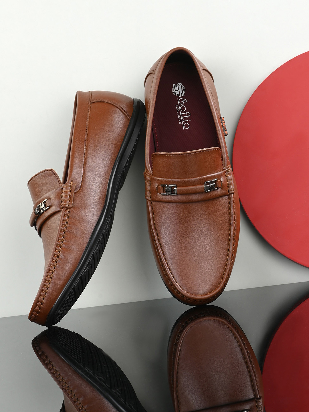 

SOFTIO Men Tan Colourblocked Loafers