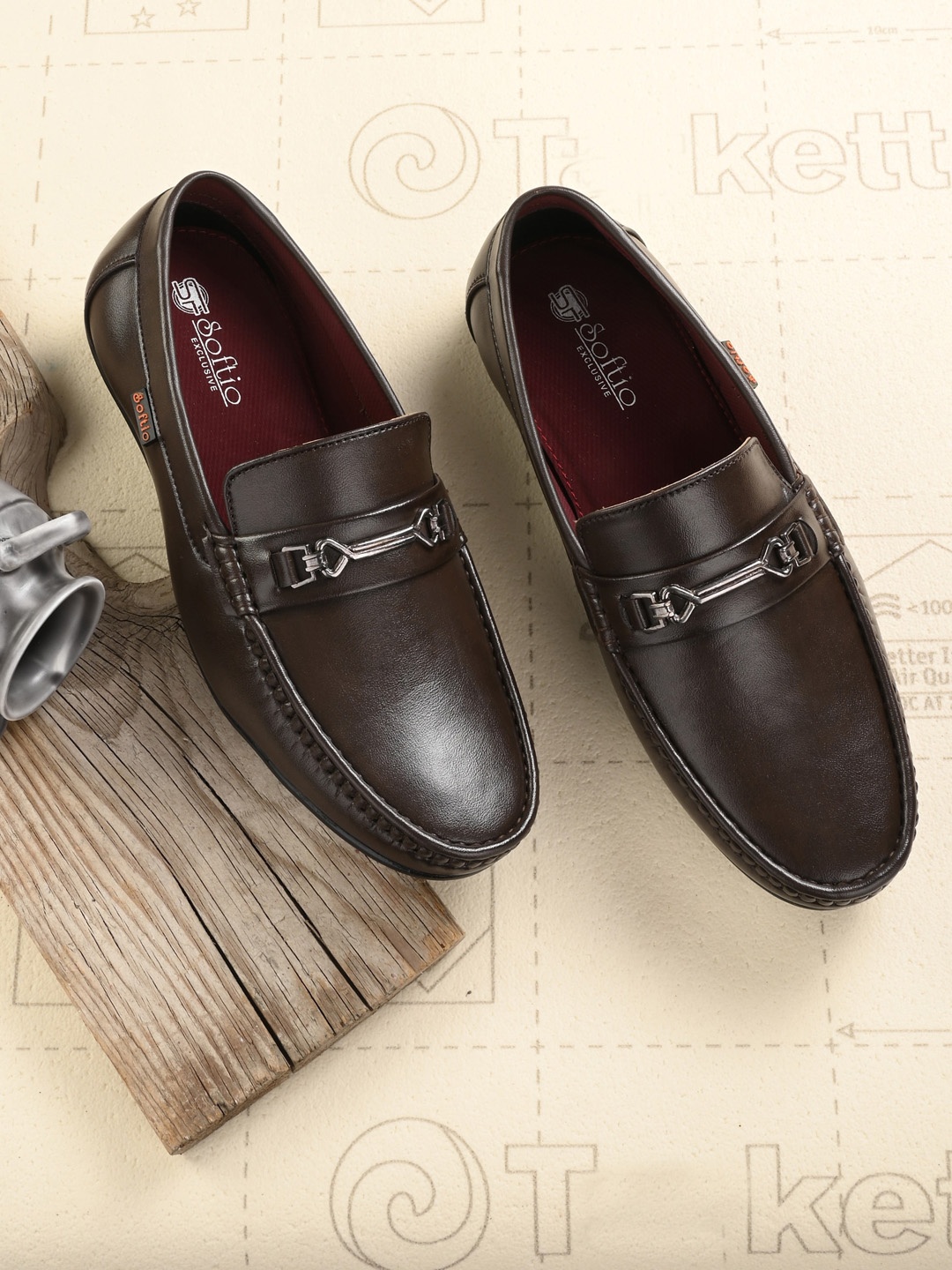 

SOFTIO Men Brown Perforations Synthetic Leather Slip On Casual Loafer
