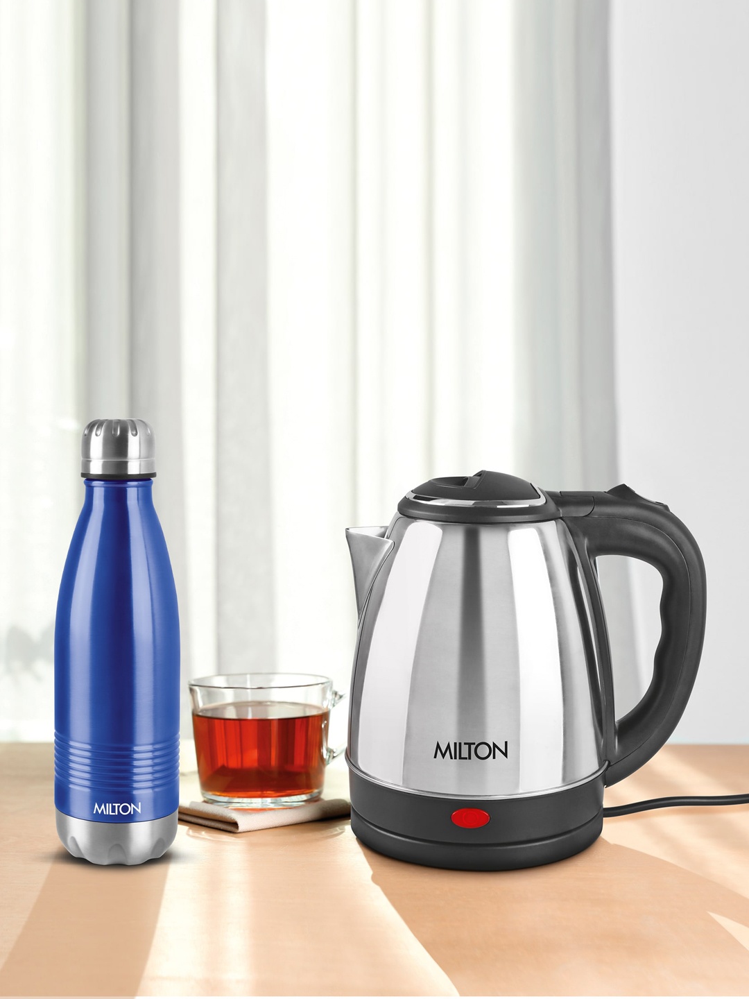 

Milton Silver Go Electro Steel Kettle 1.2 L & Blue Duo Dlx 500 Thermosteel 500 ml