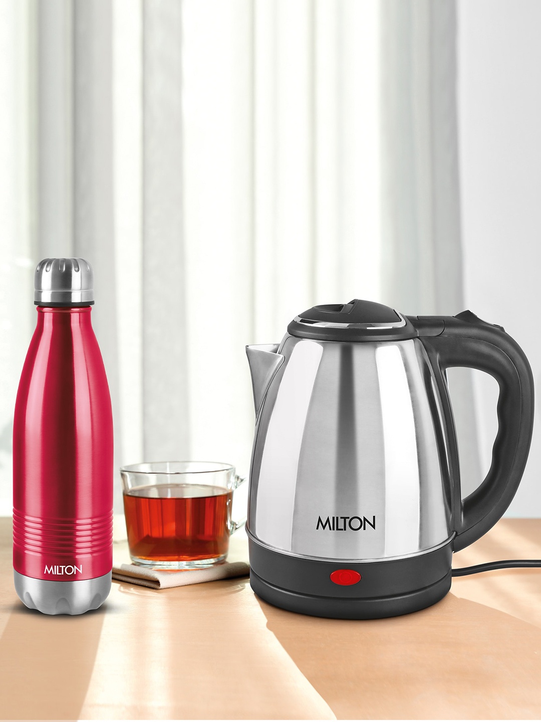 

Milton Silver Go Electro Steel Kettle 2 L & Maroon Duo Dlx 500 Thermosteel 500 ml