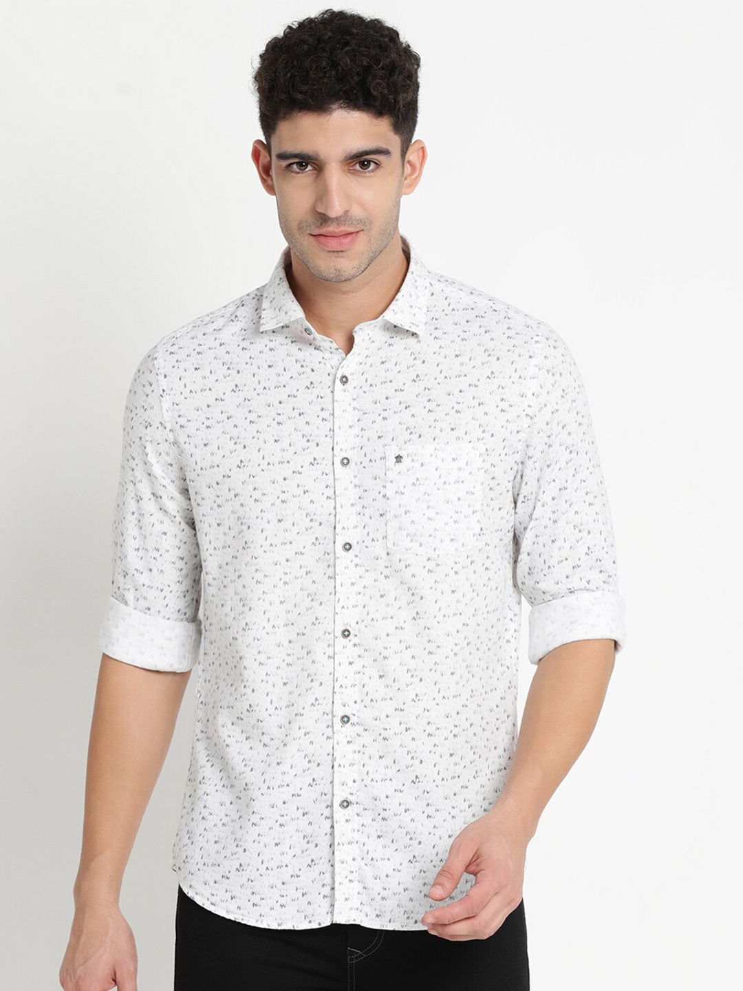 

Turtle Men White Slim Fit Floral Printed Casual Cotton Shirt