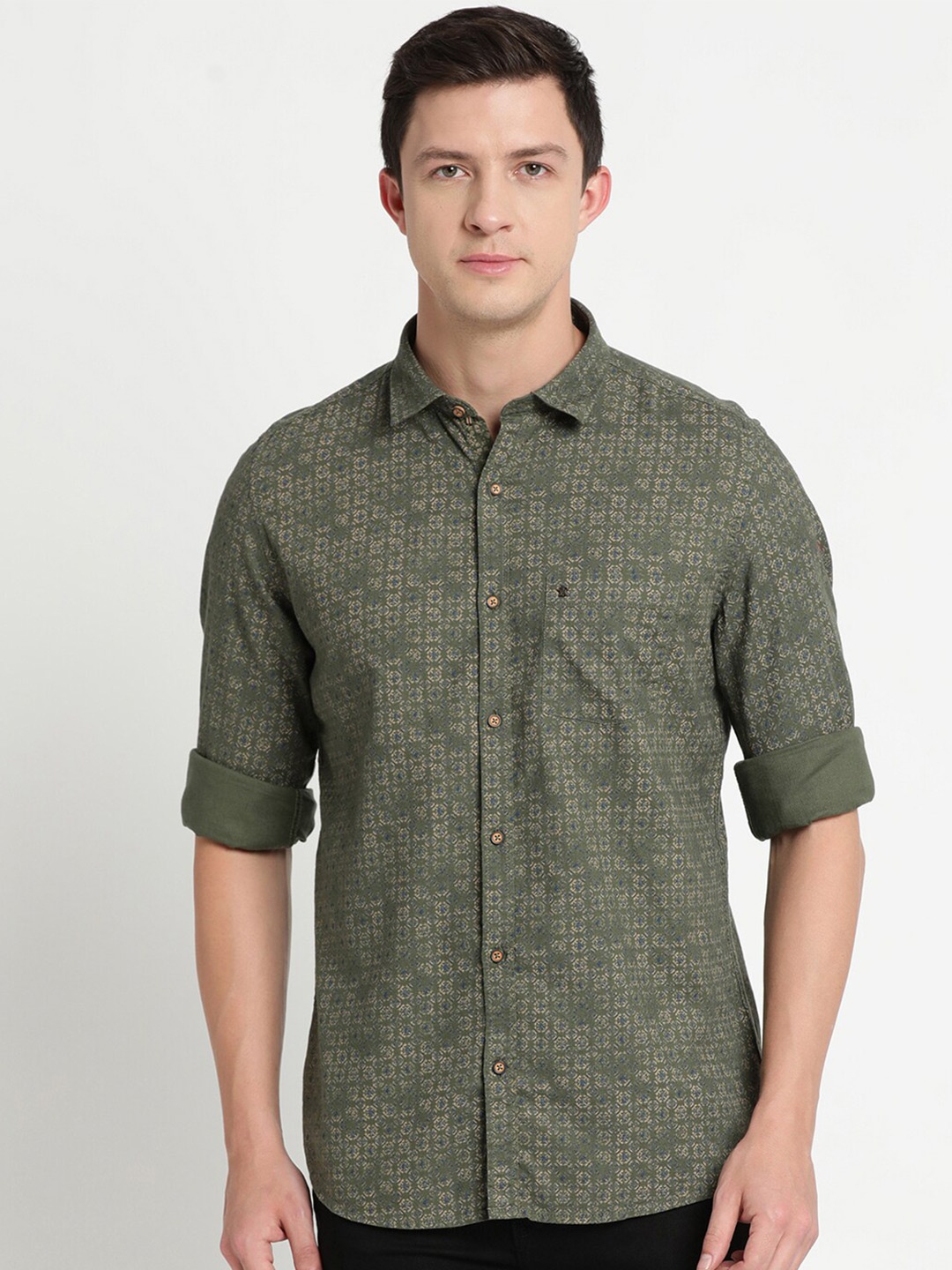 

Turtle Men Olive Green Slim Fit Printed Pure Cotton Casual Shirt