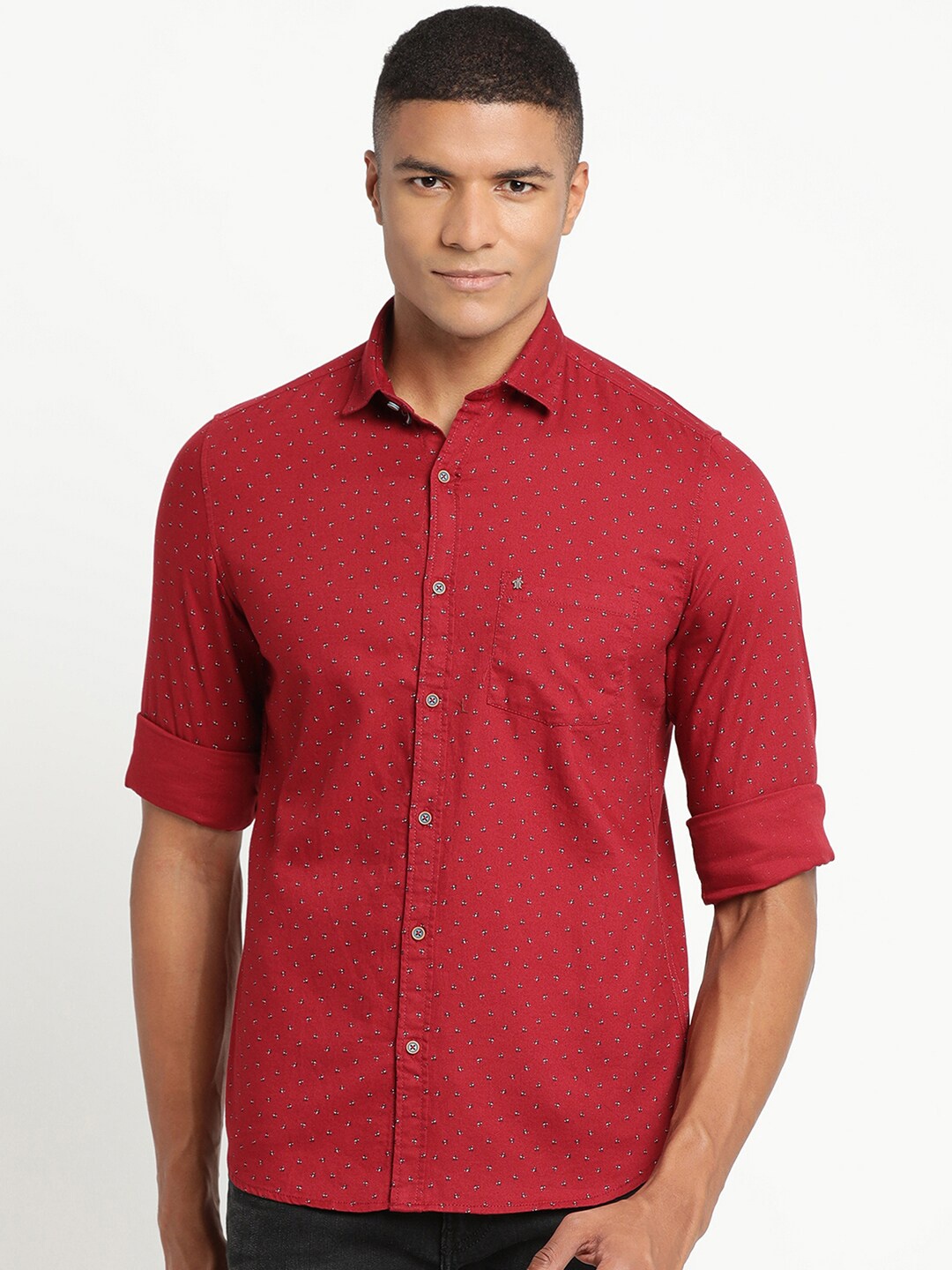 

Turtle Men Maroon Slim Fit Printed Pure Cotton Casual Shirt