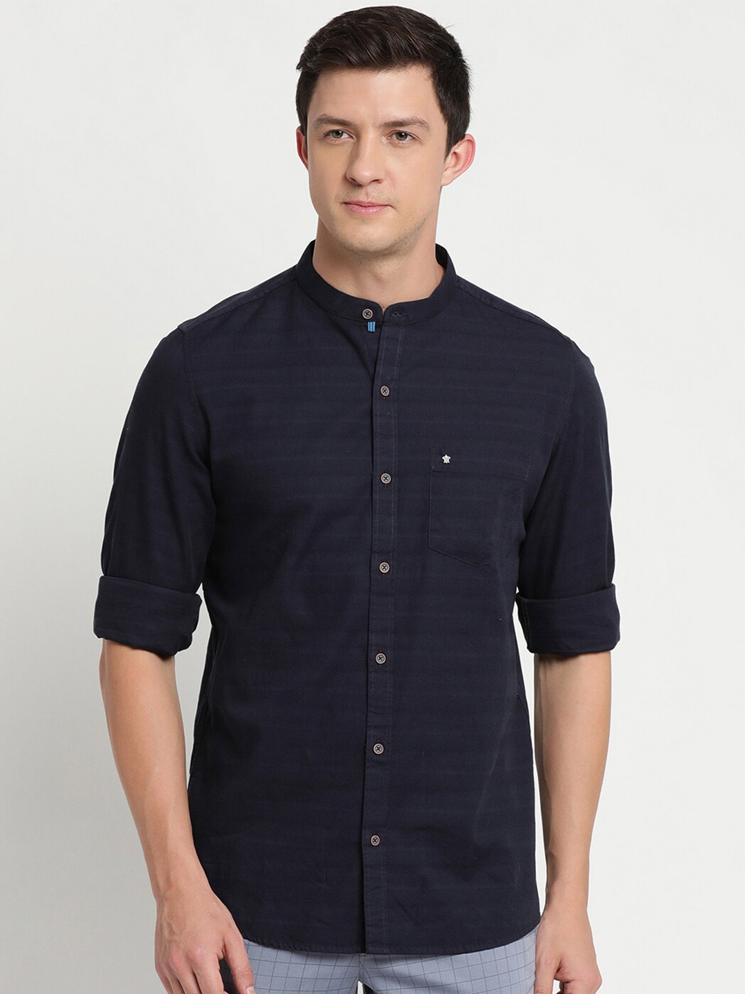 

Turtle Men Navy Blue Slim Fit Pure Cotton Casual Shirt
