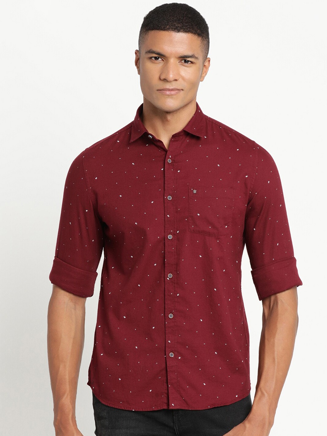 

Turtle Men Maroon Slim Fit Printed Pure Cotton Casual Shirt