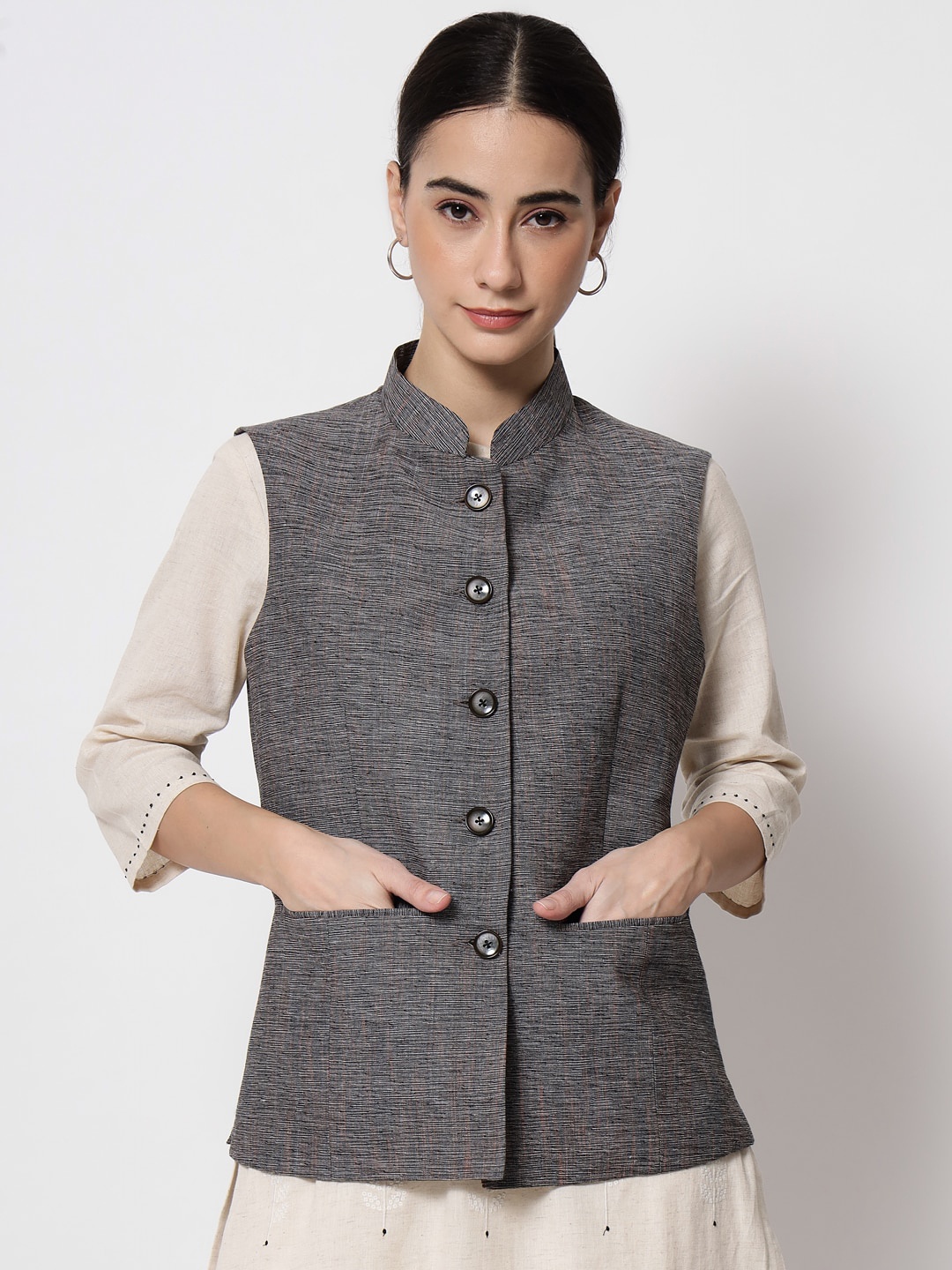 

Vastraa Fusion Women Grey Woven Design Nehru Jacket
