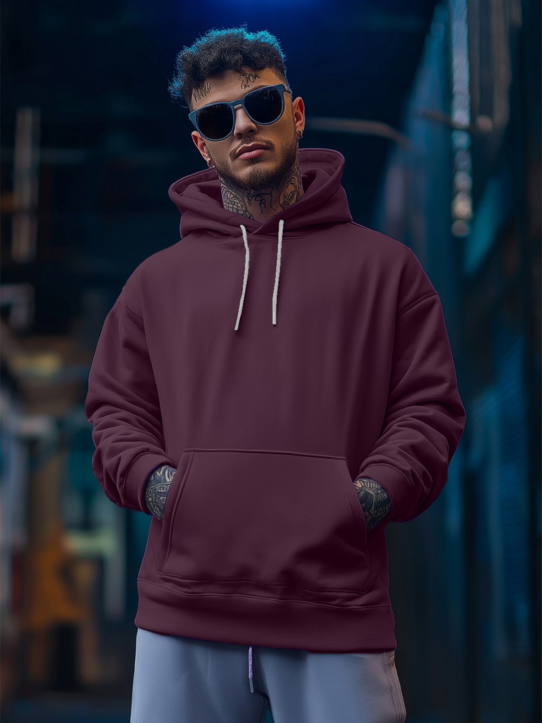 

VEIRDO Men Purple Solid Hooded Sweatshirt