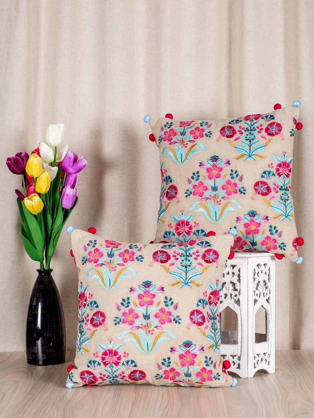 

SHADES of LIFE Beige & Red Cotton Set of 2 Floral Square Cushion Covers