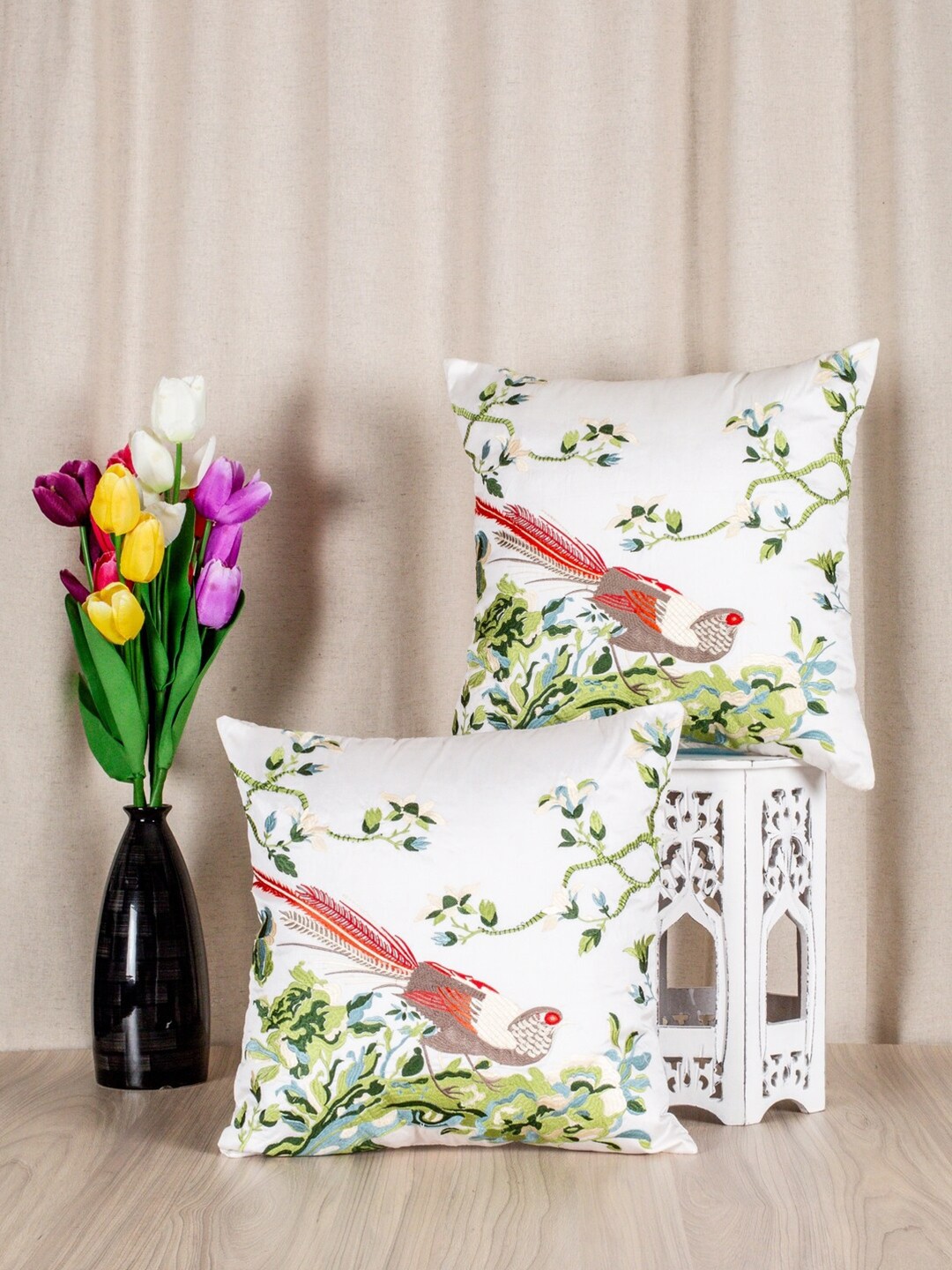 

SHADES of LIFE White & Green Cotton Set of 2 Floral Square Cushion Covers