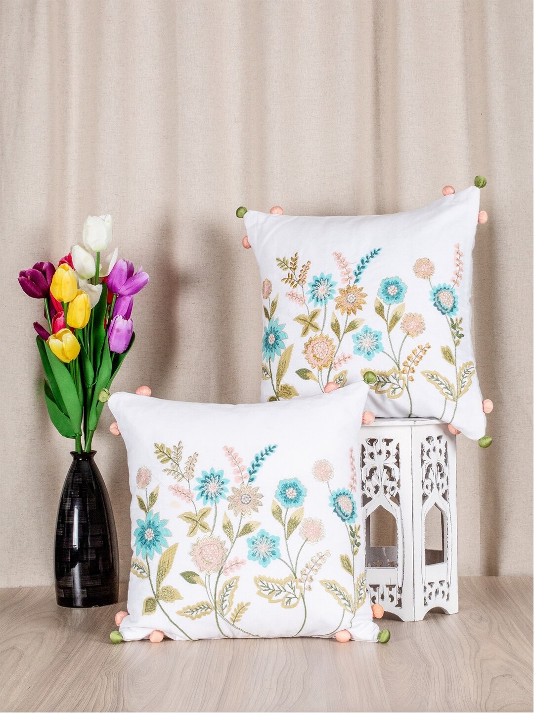 

SHADES of LIFE White & Blue Set of 2 Floral Square Cushion Covers