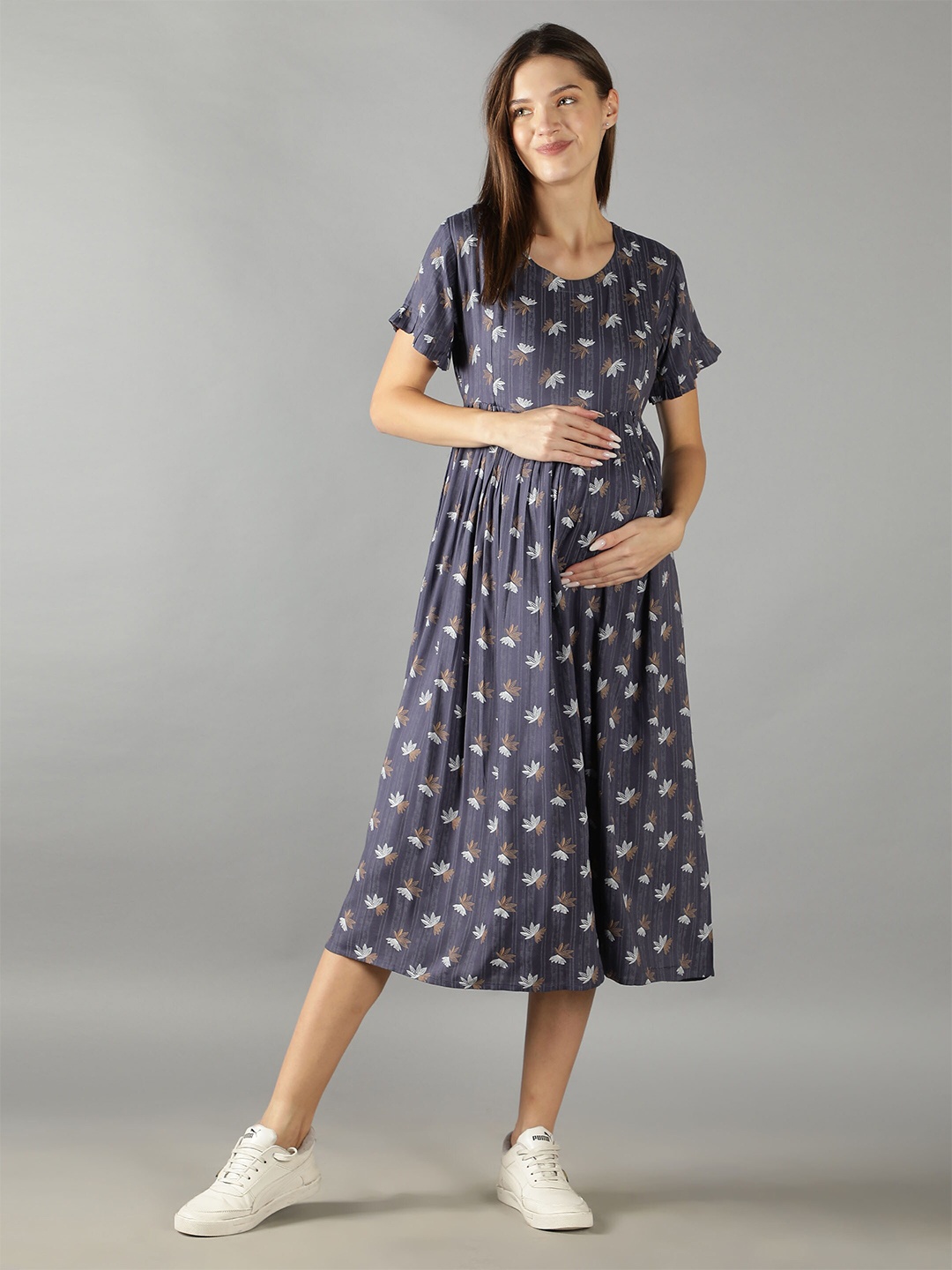 

NIGHTSPREE Grey & White Floral Print Maternity & Feeding A-Line Midi Dress