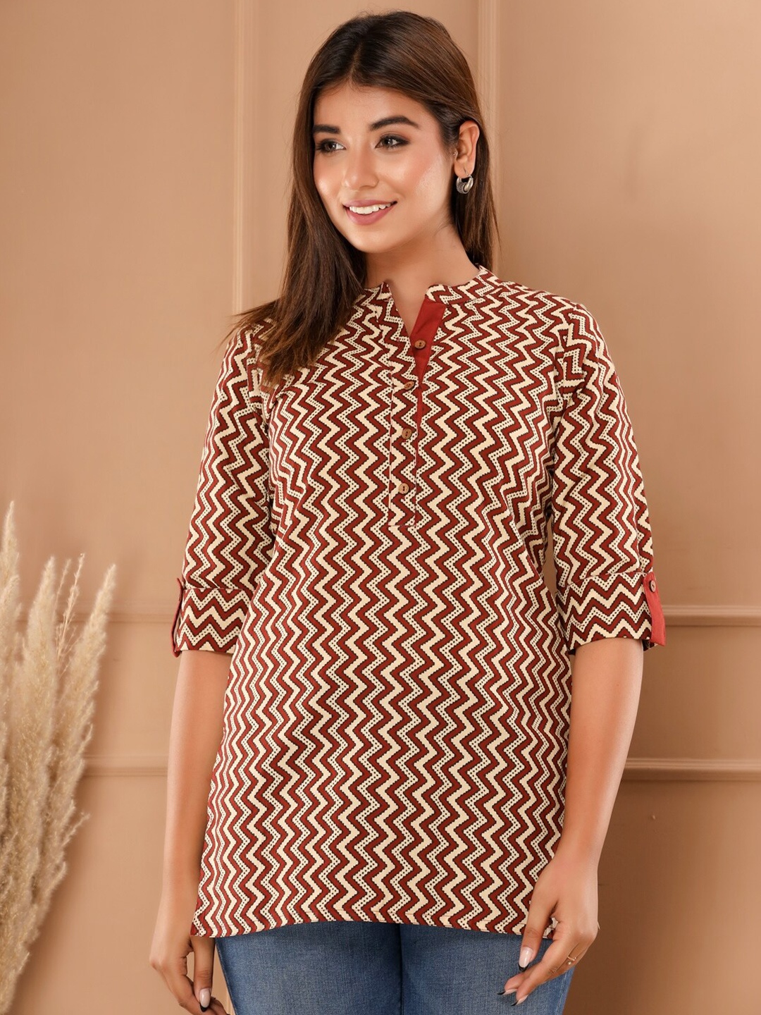 

FabbibaPrints Women Beige & Brown Mandarin Collar Printed Tunic