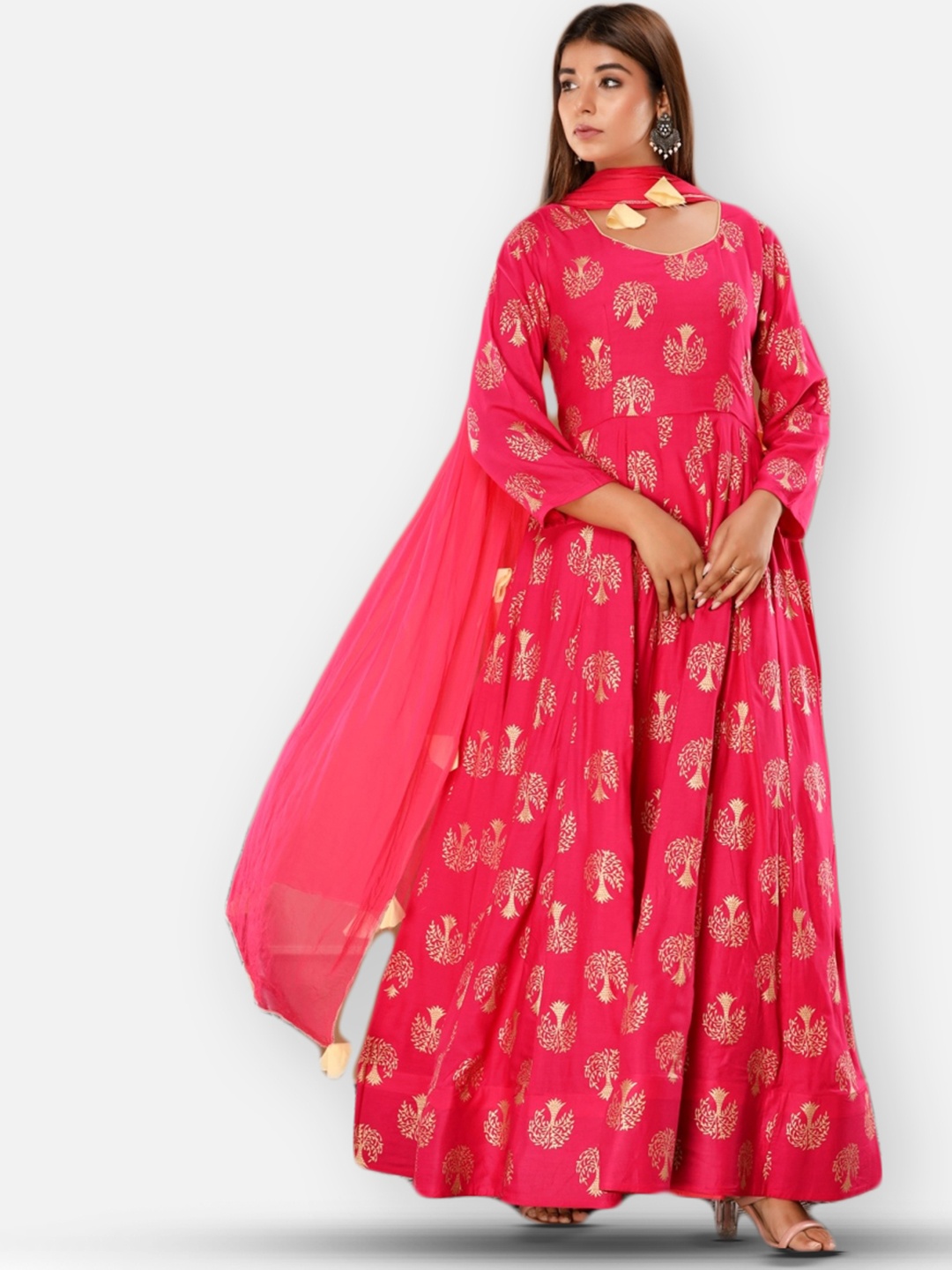 

FabbibaPrints Women Pink & Gold-Toned Floral Maxi Dress With Dupatta