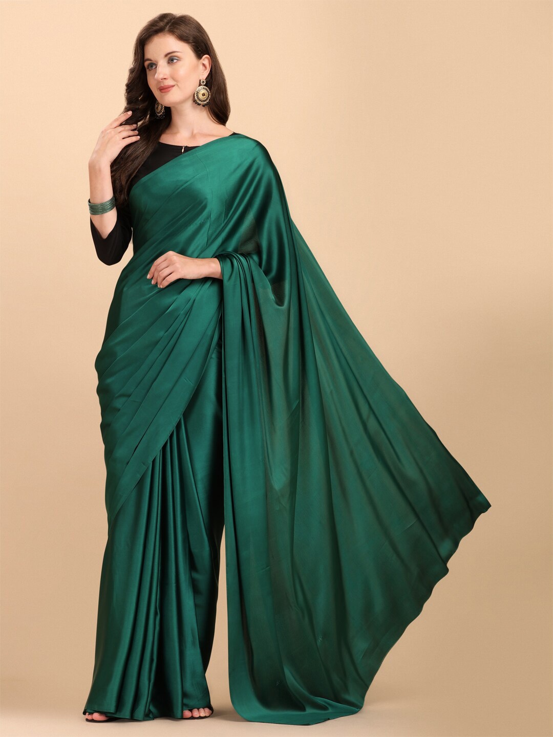 

Sangria Woman Solid Satin Saree, Green