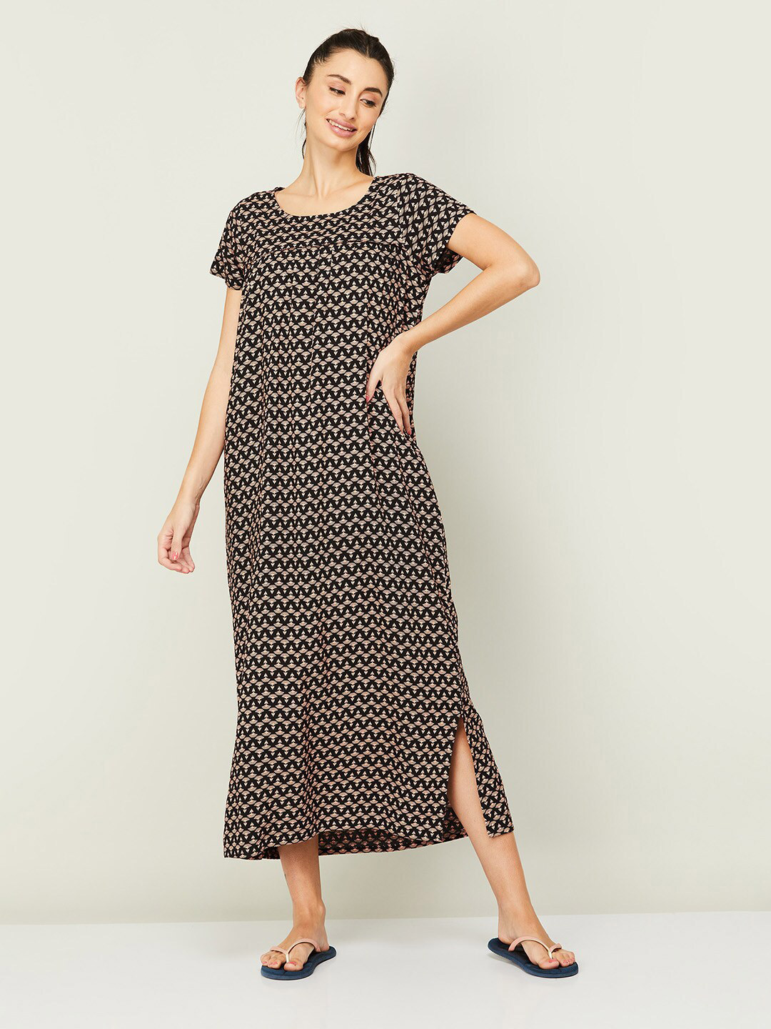

Ginger by Lifestyle Black Printed Maxi Nightdress