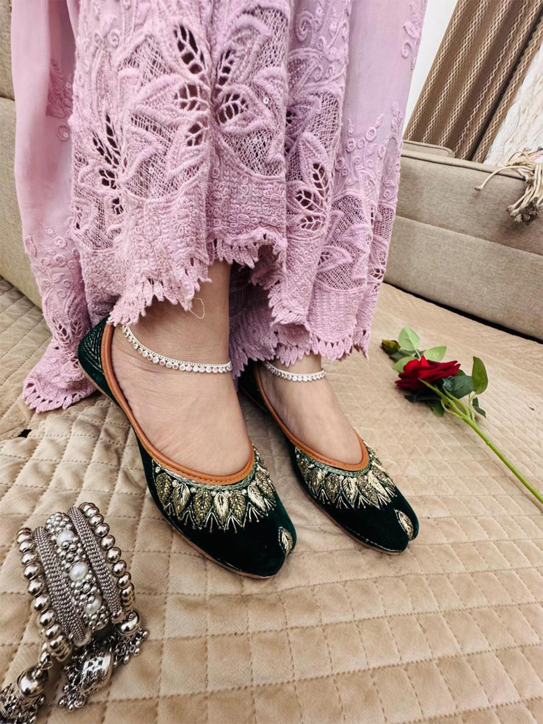 DESI COLOUR Women Green Ethnic Mojaris Flats